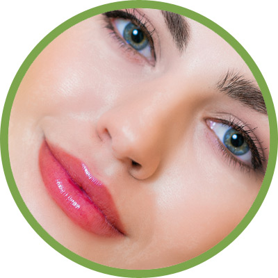 Zornesfalte, Falten auf der Stirn, Krähenfüße, Lachfältchen, Pflasterstein-Kinn - Ästhetik Manufaktur Dr. Sybille Knöppler in Aschersleben